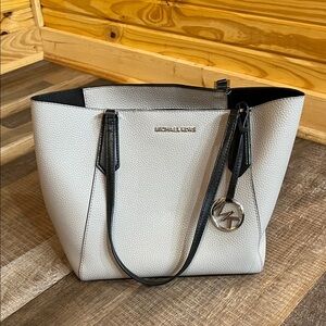 Michael Kors Elegant gray and Black Tote